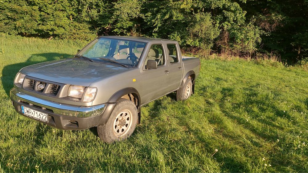 Nissan Pickup 2,4 benzyna+gaz 4x4 rok 2000