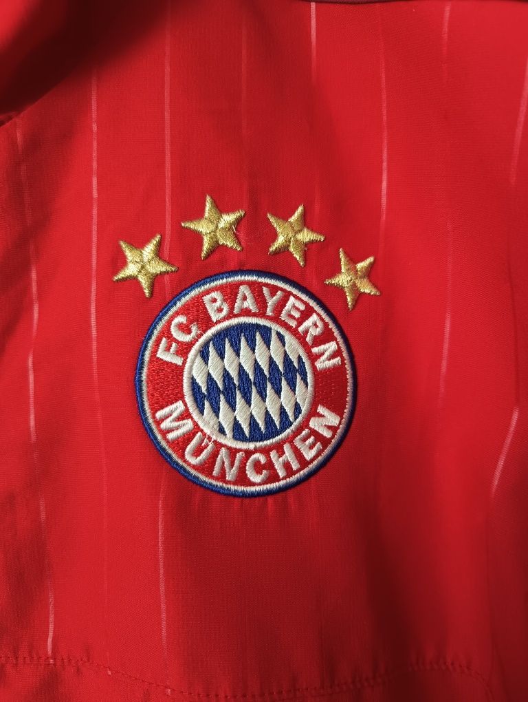 Ortalion kurtka Bayern Monachium 2015/16 adidas piłkarska wiatrówka S