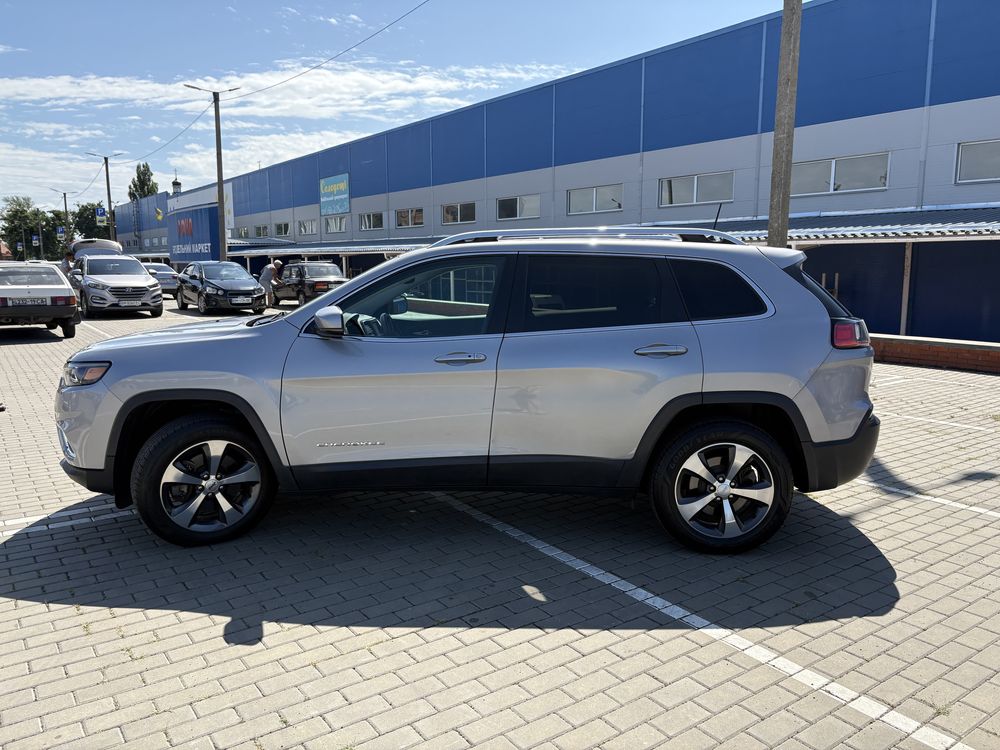 Jeep Cherokee Limited 3,2 2019 року