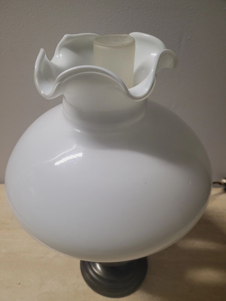 Piękna lampka nocna retro