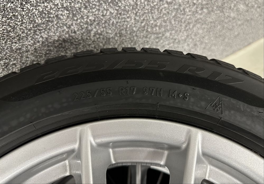 Nowe oryginalne koła zimowe alufelgi 17 BMW 5 G30 G31