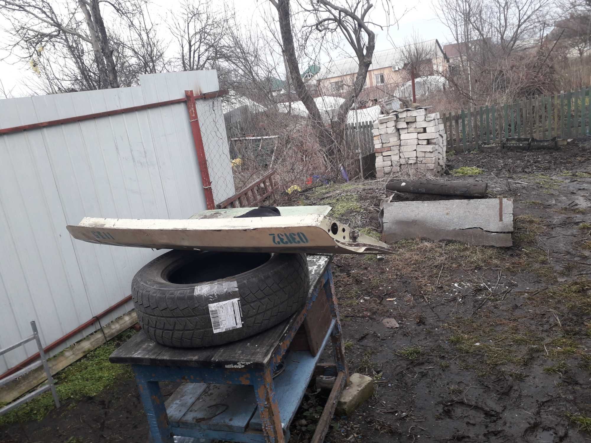 Продам двери и заднюю ляду на Газ 24- 02