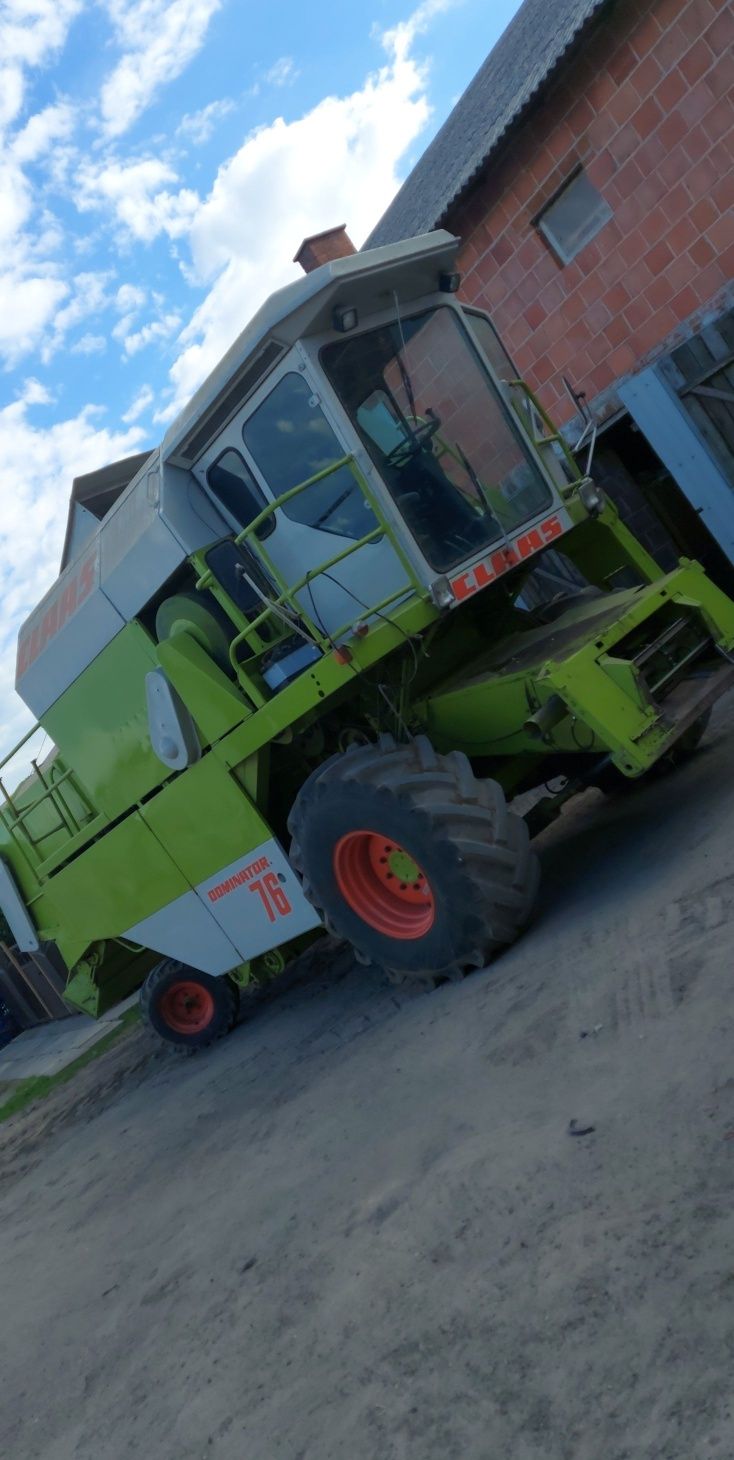 Claas Dominator 76