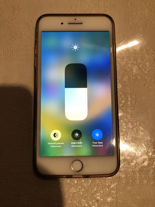 Продам айфон 8 плюс в чудовому стані!