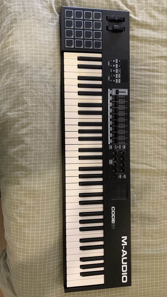 M-Audio Code 61 - Teclado e Controlador MIDI