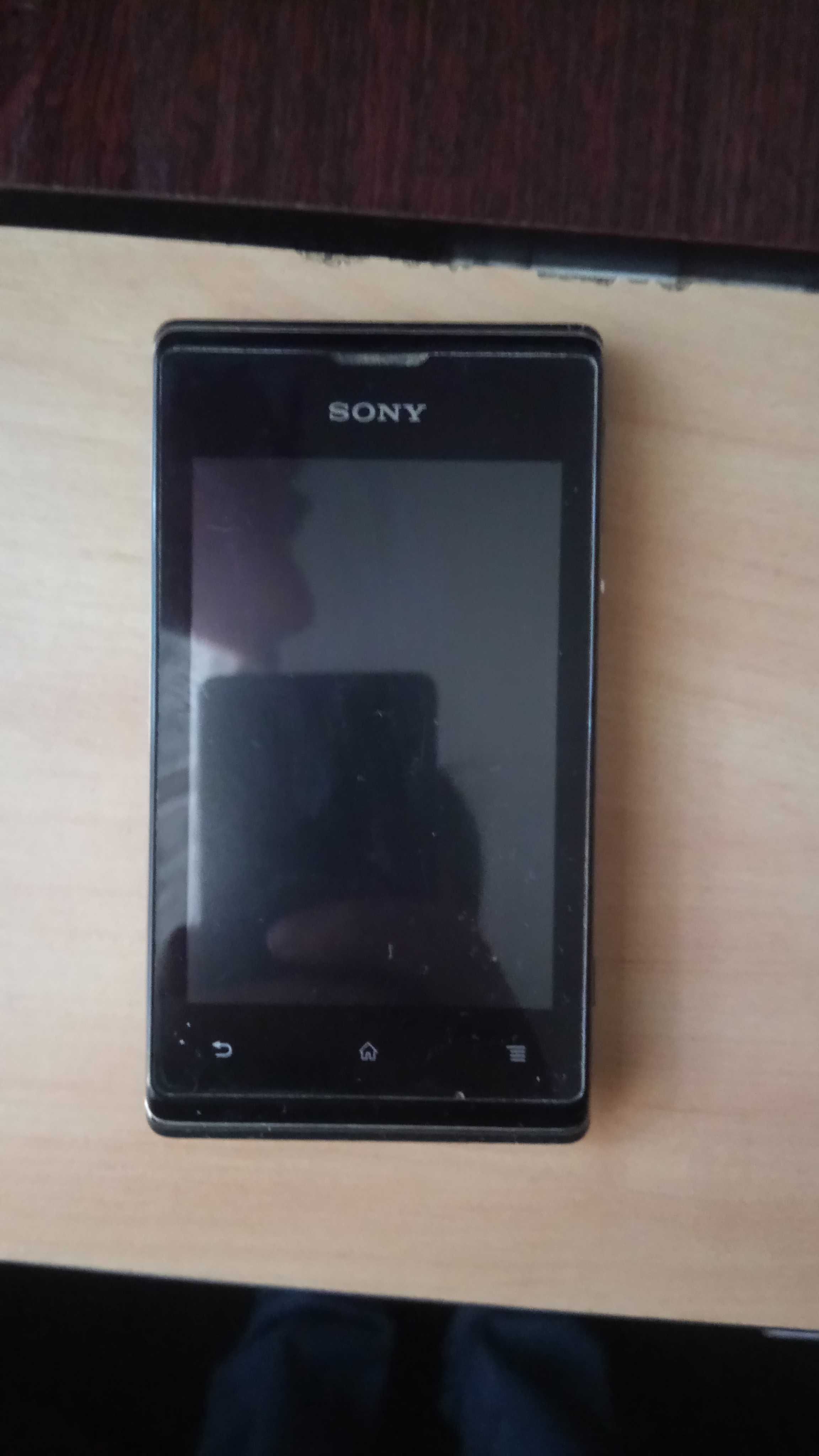 Смартфон Sony Xperia  E dual (3.5 дюйма екран)