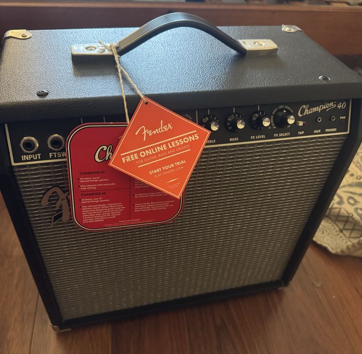 Fender Champion 40 (Como Novo)