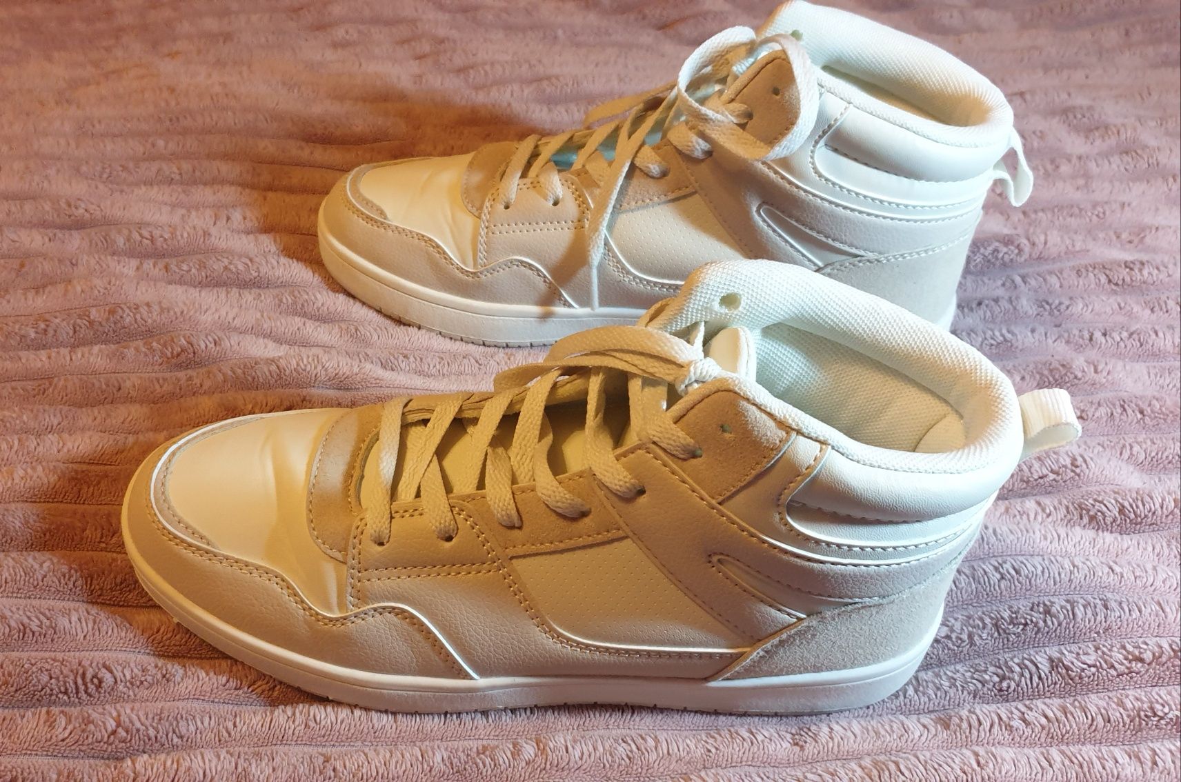 Buty białe sznurowane wysoki stan 39