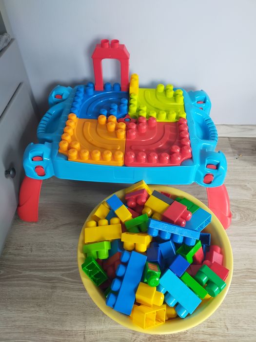Mega bloks duży stolik z klockami