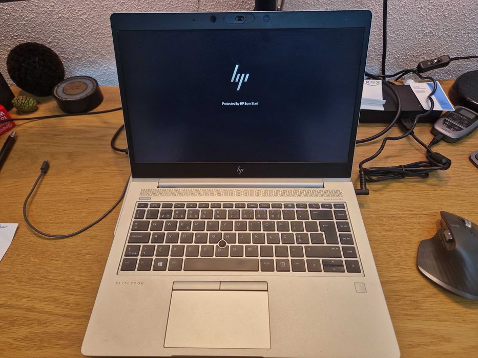 HP ELiteBook 840 G5 i7 12GB RAM 256GB NVMe, Rato Logitech