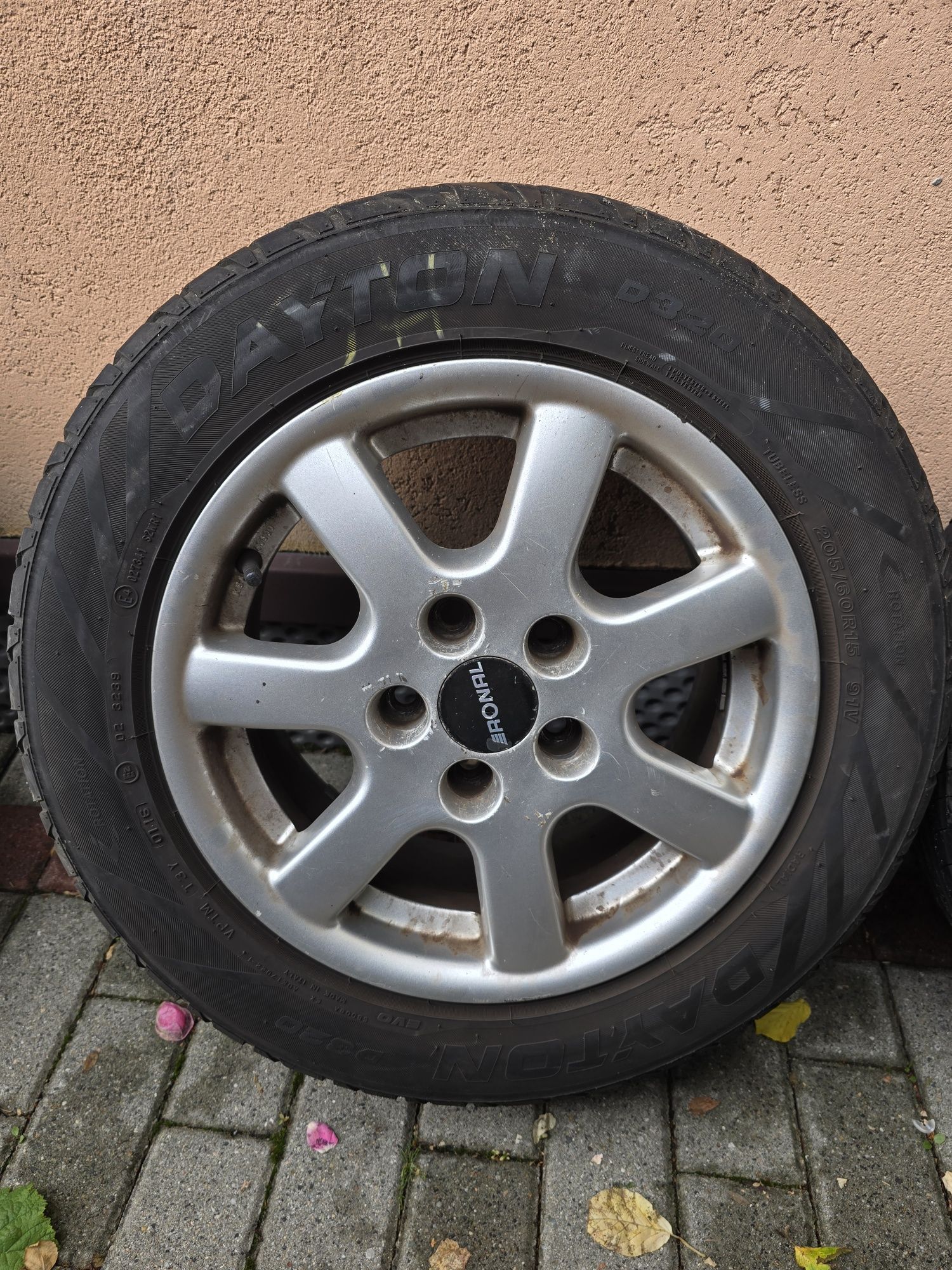 Opony z felgami 205/60 R15 VW SHARAN