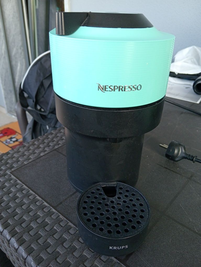 Máquina Café Nespresso Vertuo Pop