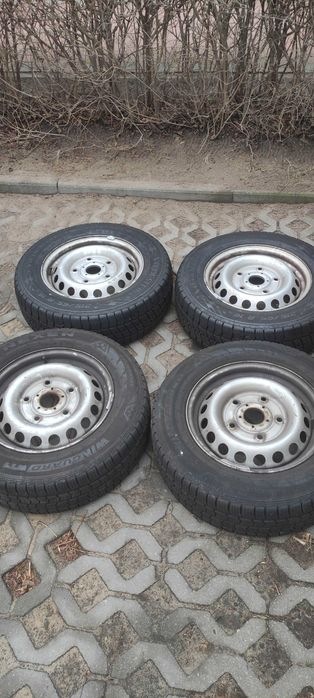 Opony zimowe z felgami 215/65 R16C