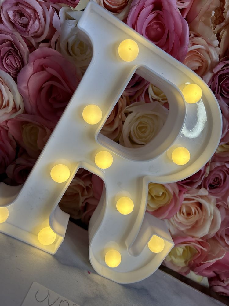 Lampka w kształcie litery „R”