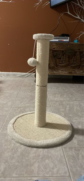 Arranhador de Gato Com Bolinha Para Brincar
