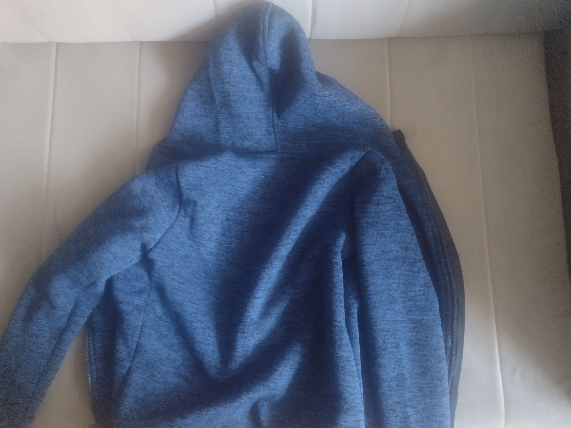Bluza chłopięca 134/140 polarowa .