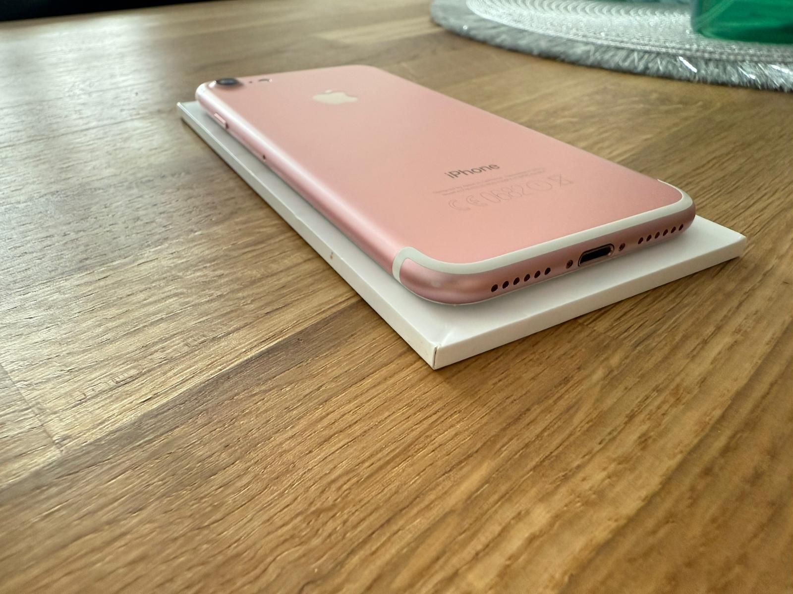 Iphone 7 różowy 32 gb
