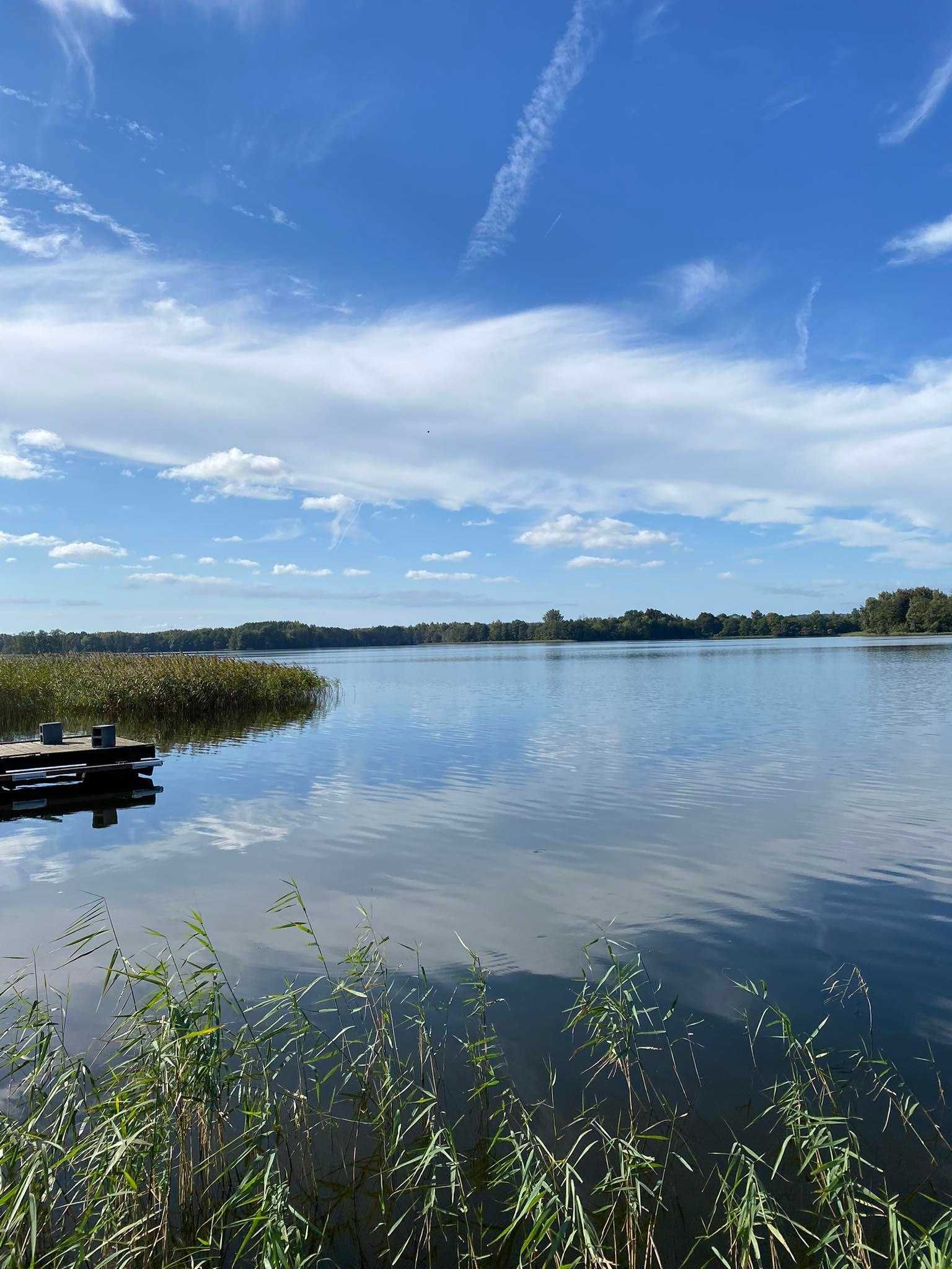 Całoroczny drewniany domek z kominkiem nad jeziorem Dadaj w Rukławkach