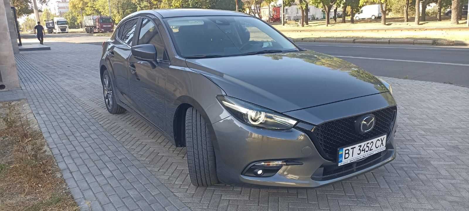 Mazda 3 2017 року 2,5 л. бензин.  Рідний пробіг 43 тис. км!