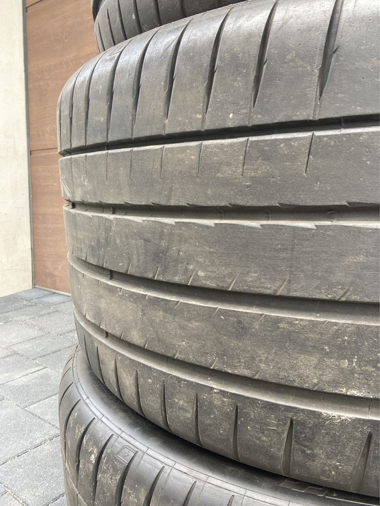 Michelin Pilot Sport 4S 275/40R19 i 255/40R19