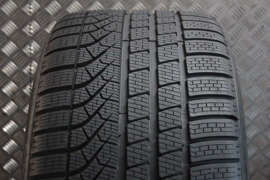 285/30/22 Pirelli P Zero Winter 285/30 R22 101W XL