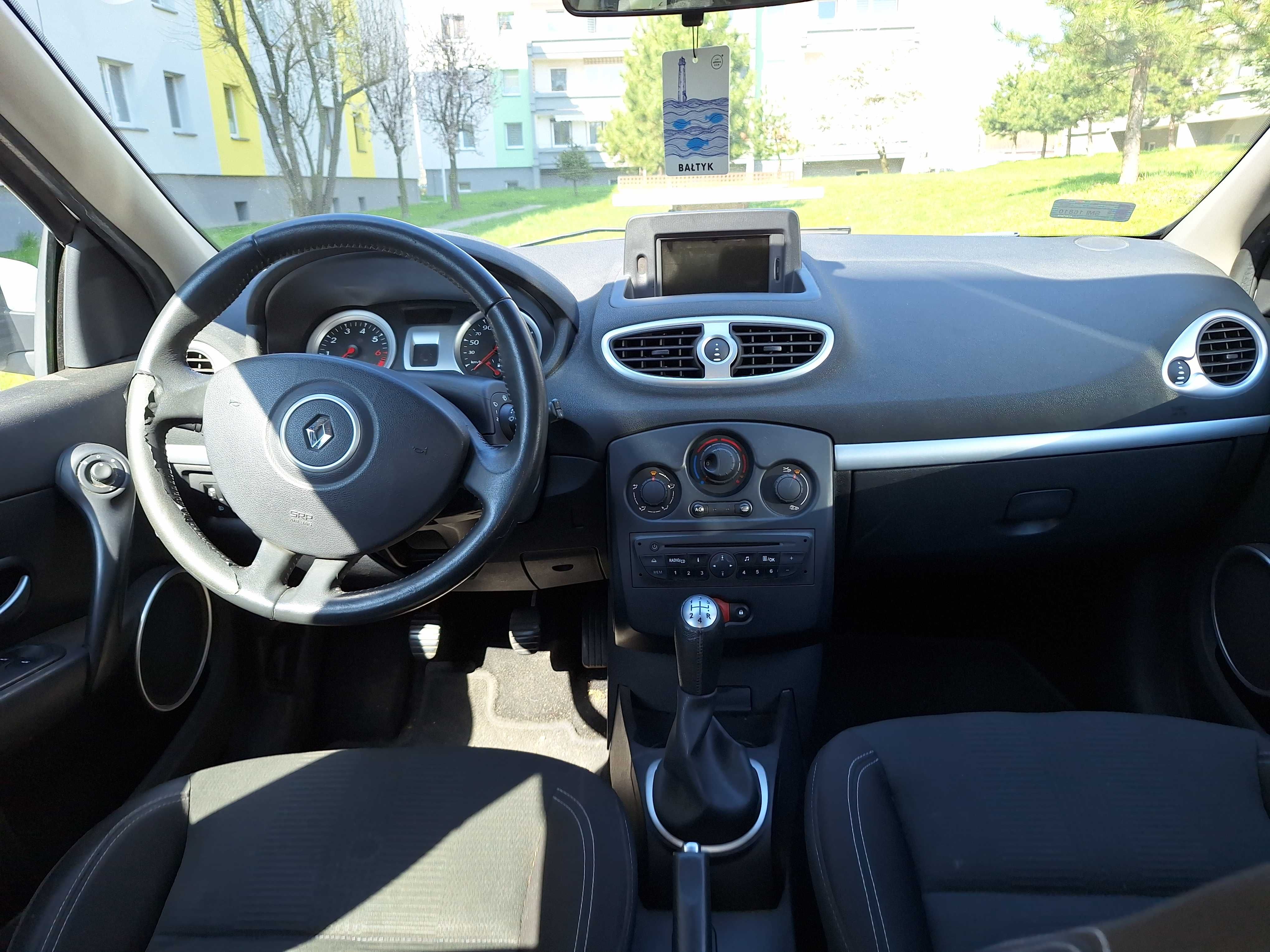 Sprzedam renault clio 1.2 benzyna
