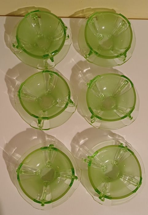 Art Deco miseczki i talerzyki, czeskie szkło z lat 30 XX wieku