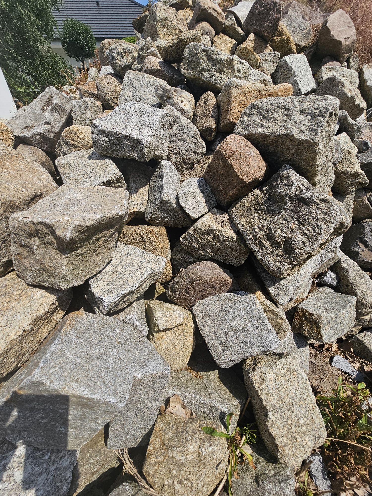 Kamień granitowy duży