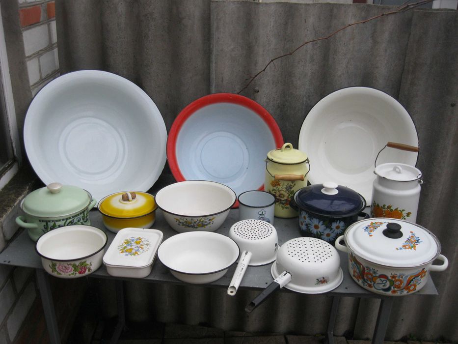 Продам большие миски эмаль кастрюли СССР