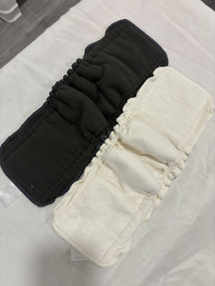 Varios absorventes para fraldas reutilizaveis