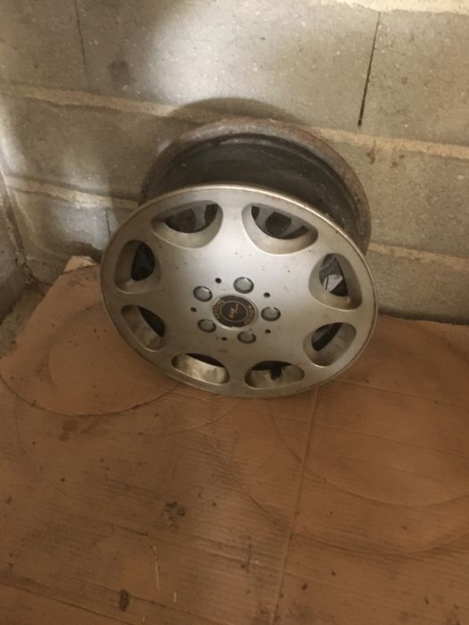 4 jantes mais 3 jantes mais 4 peneus razoaveis