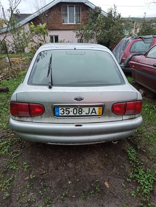 Бампер Ford escort 95-00р. По запчастинах
