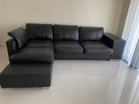 Sofá com chaise long em pele