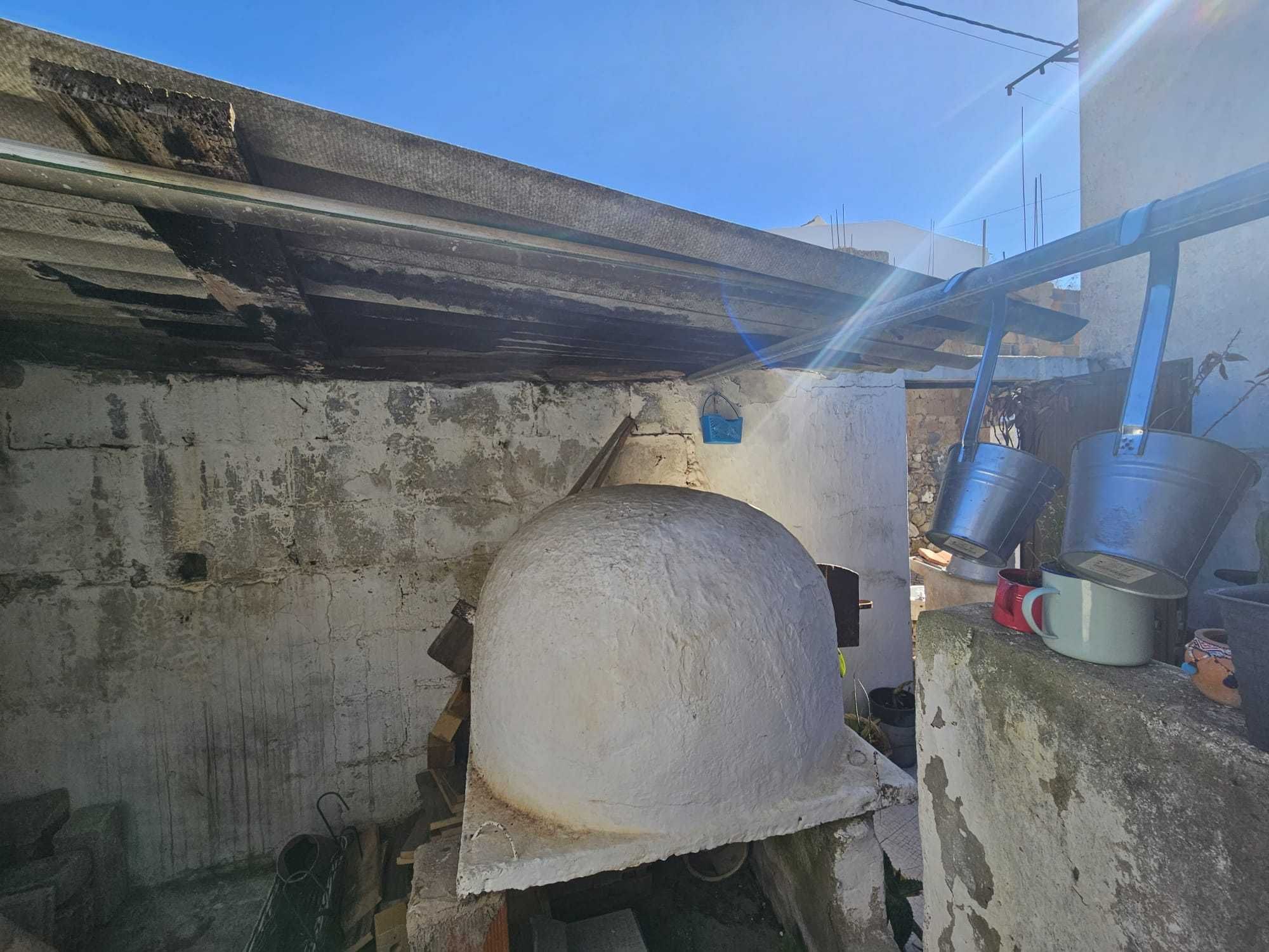 Brick oven for baking bread - Forno de pao