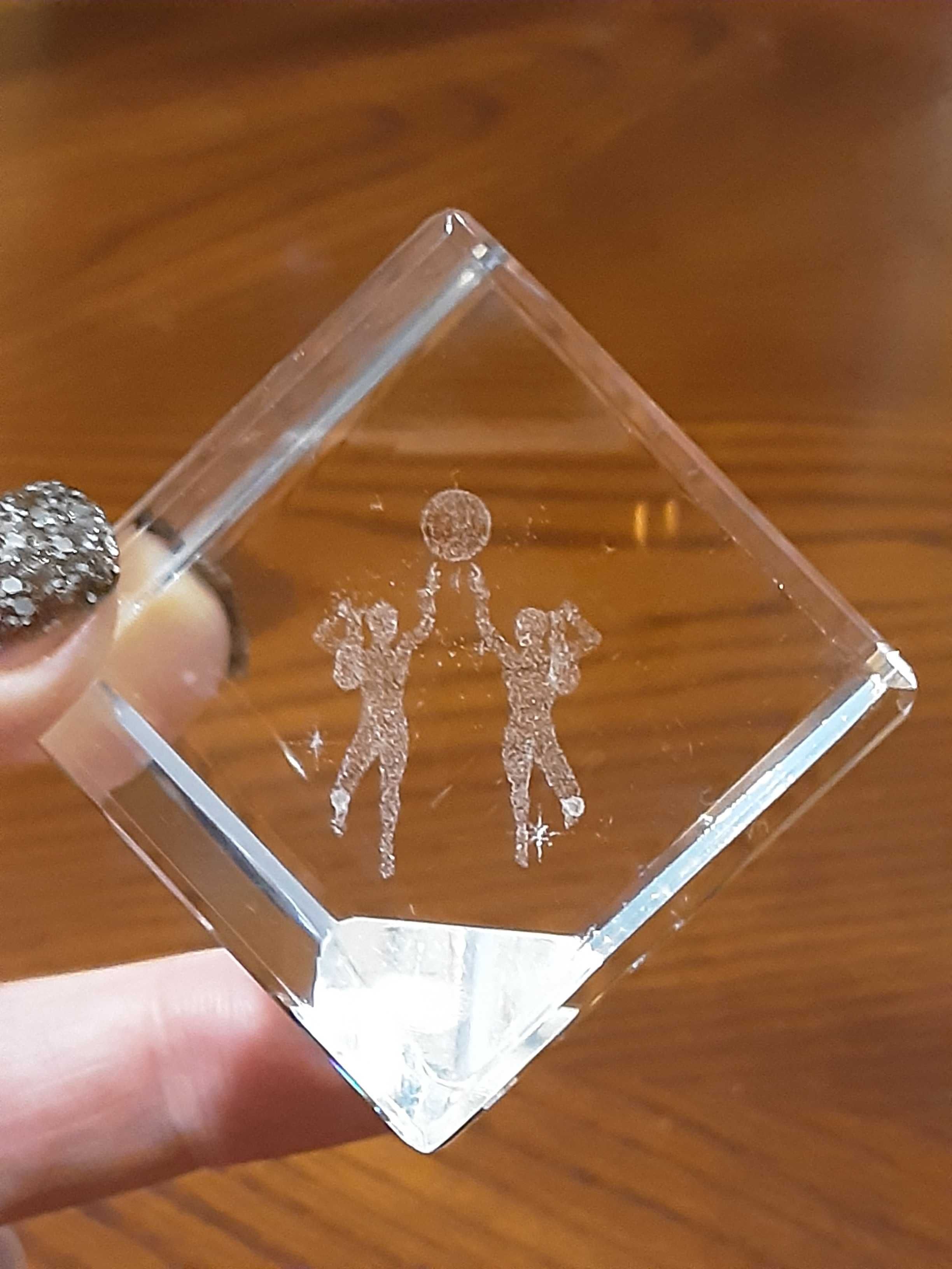 Хрусталь, сувенир, куб стеклянный с 3d гравировкой Близнецы