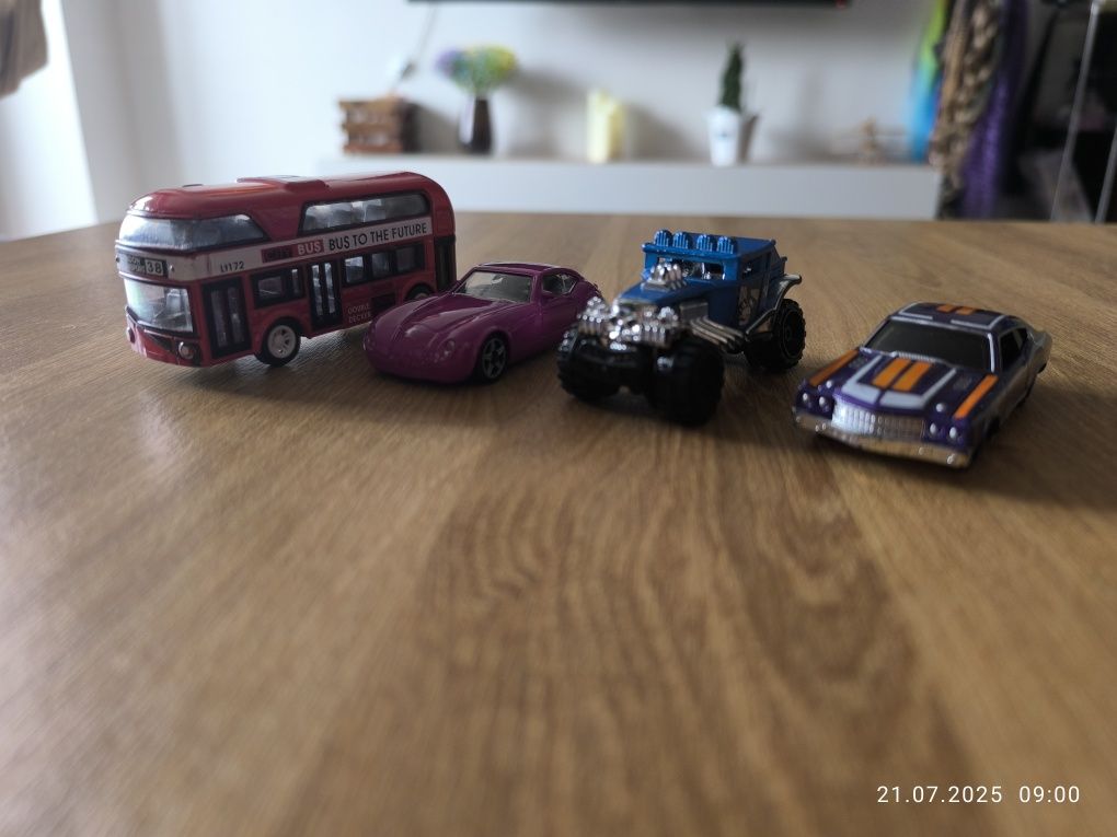 Zestaw autek od mojego 5latka, samochodziki, w tym Hot Wheels,resoraki