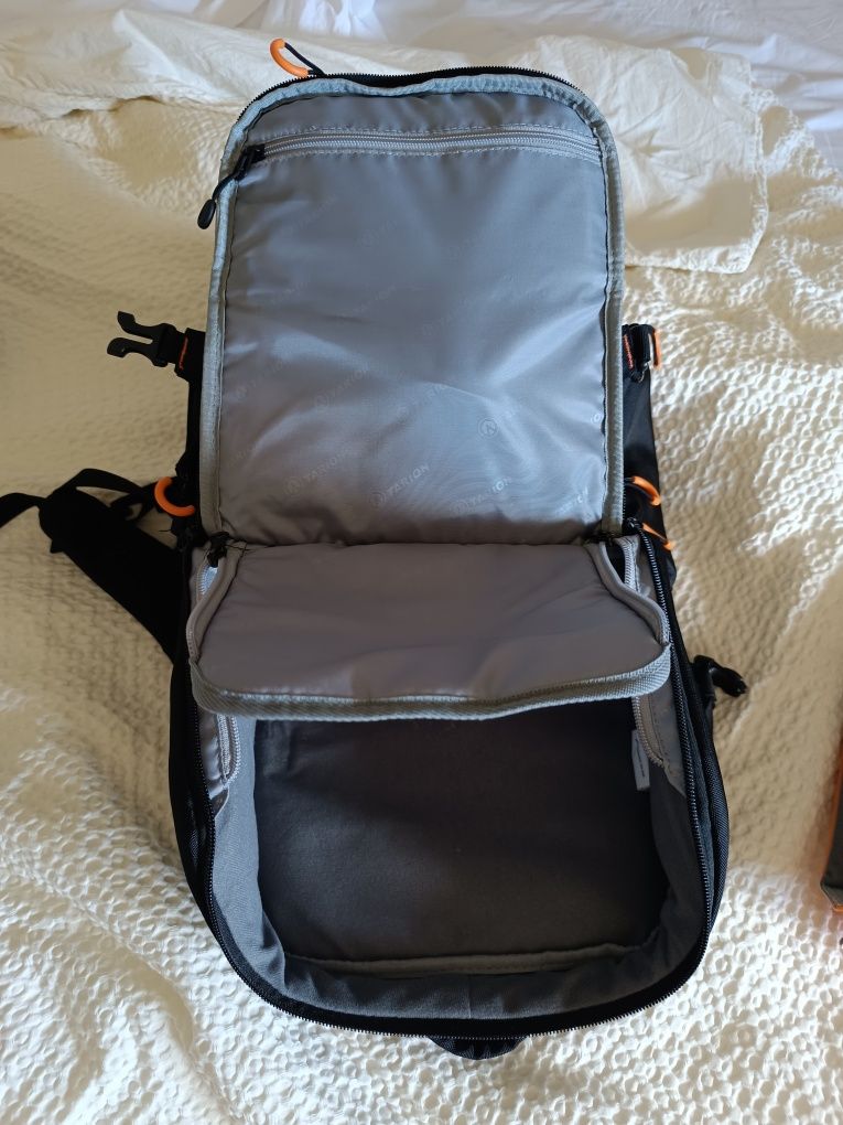Mochila para máquina fotográfica e acessórios