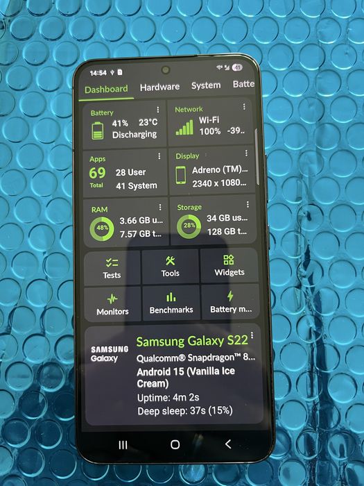 Телефон Samsung Galaxy S22 Onyx Black 8/128 стан 9+/10