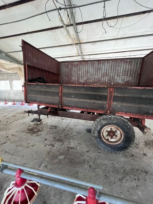 Trator David Brown com freze aterlado abre regos e pá