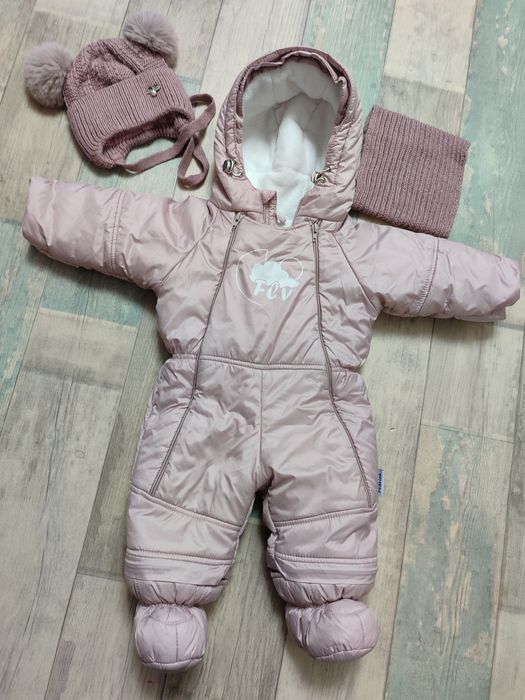 Зимовий комбінезон на 62/68. Зимовий комбінезон для дівчинки