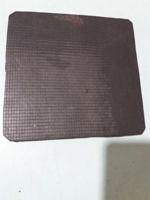 Резина кусок 37 см х 33 см,  19 см х 18 см