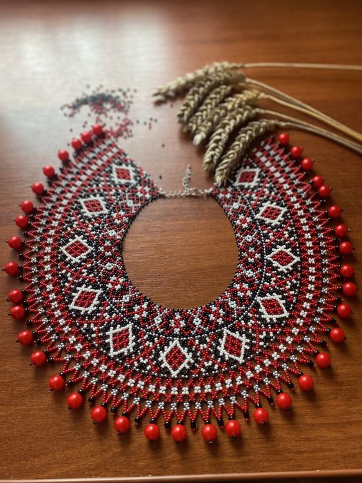 Силянка з бісеру, вироби, намисто з бісеру