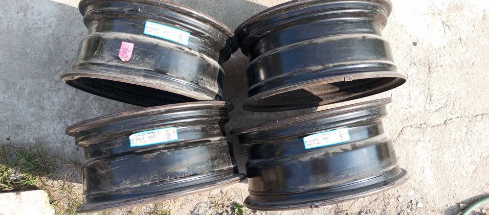 4x felgi stalowe  np. do renault  ET45  61/2Jx15H2               4x100