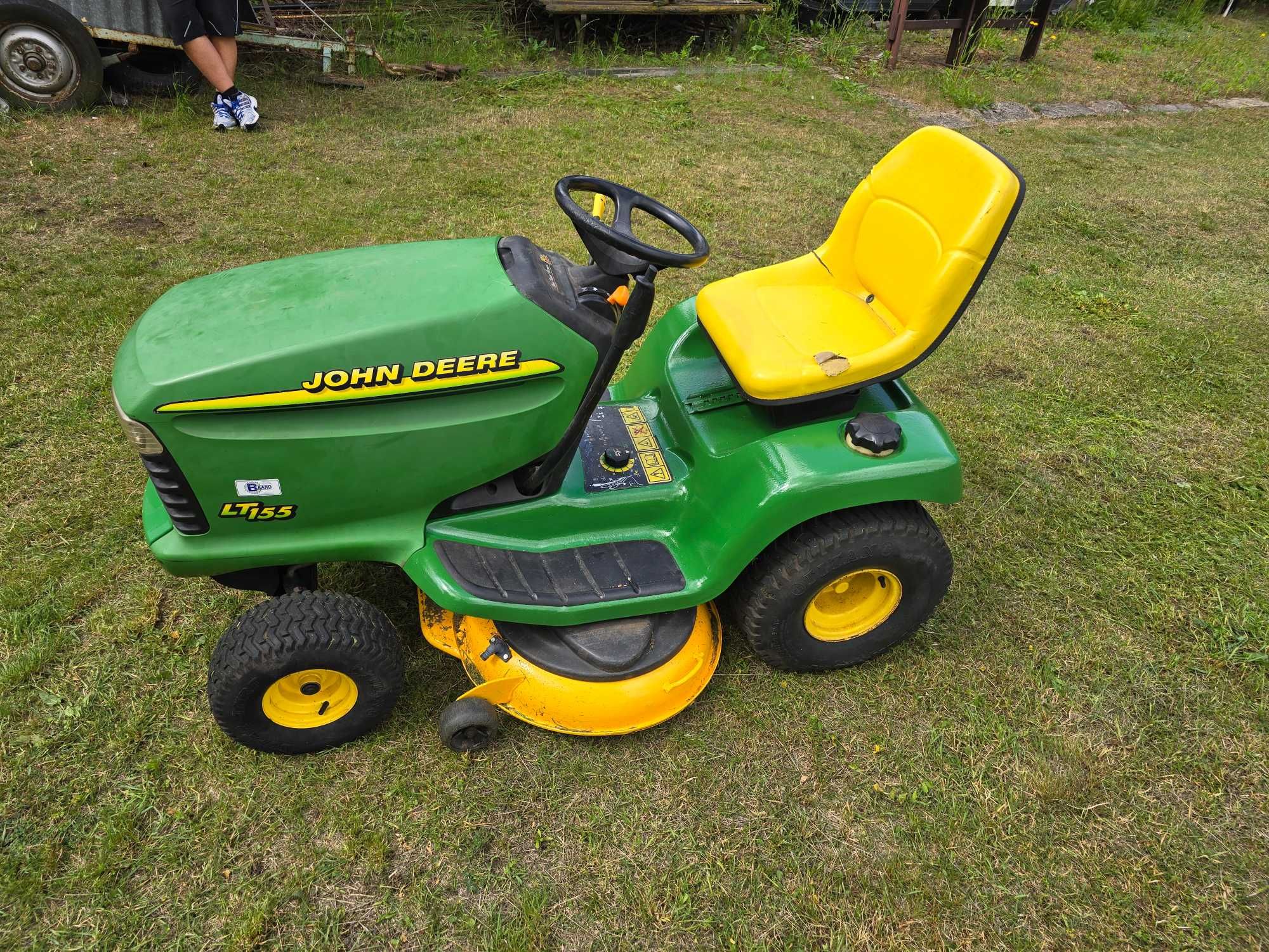 kosiarka traktorek John Deere LT155