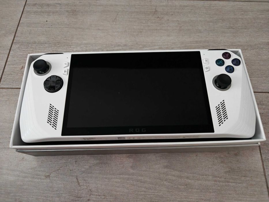 Consola Portátil ASUS Rog Ally (Z1 Extreme) 512GB 16GB Ram Windows 11