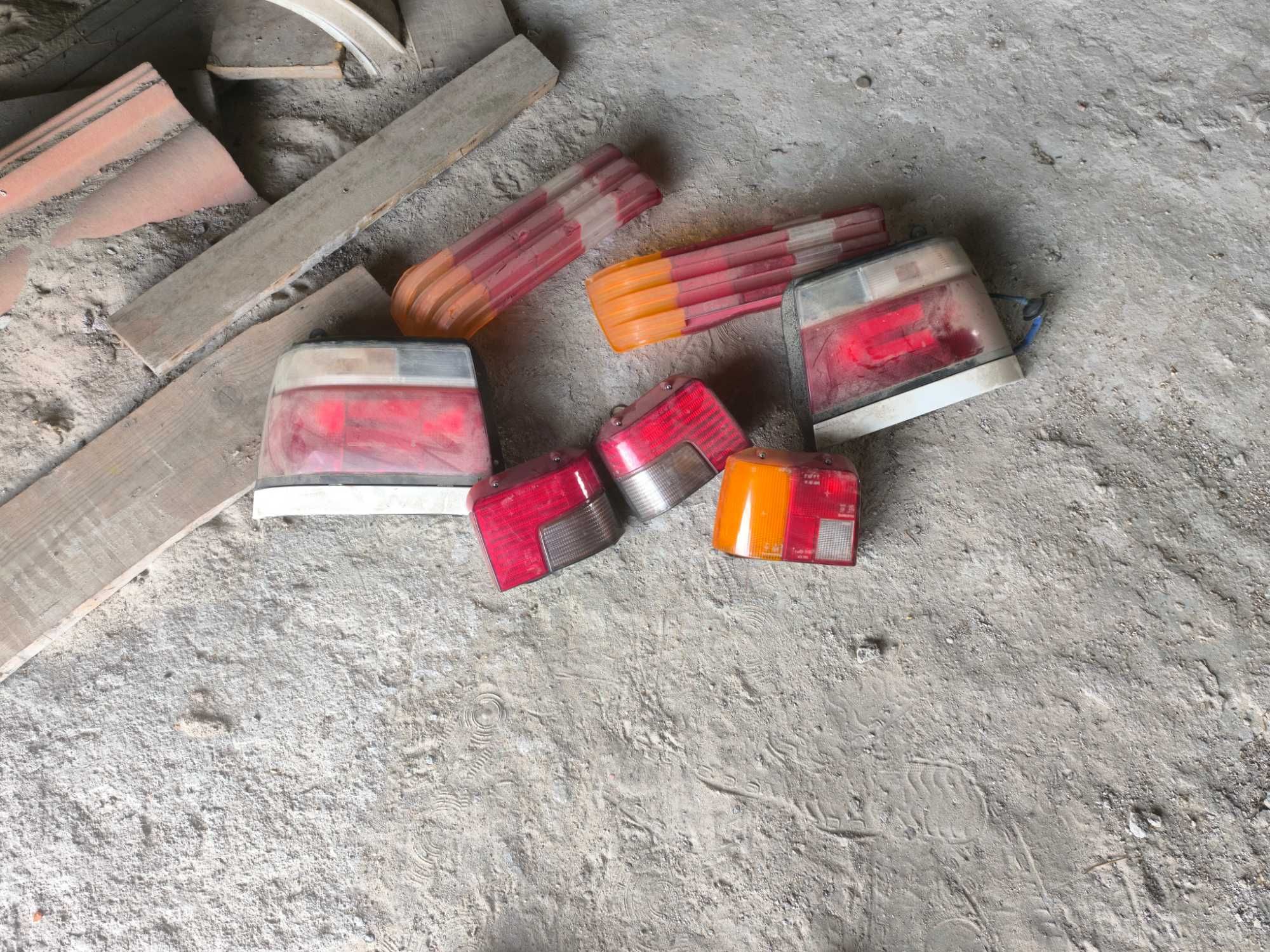 Farolins stop traseiros peugeot 205, Toyota starvan 2000 e outro