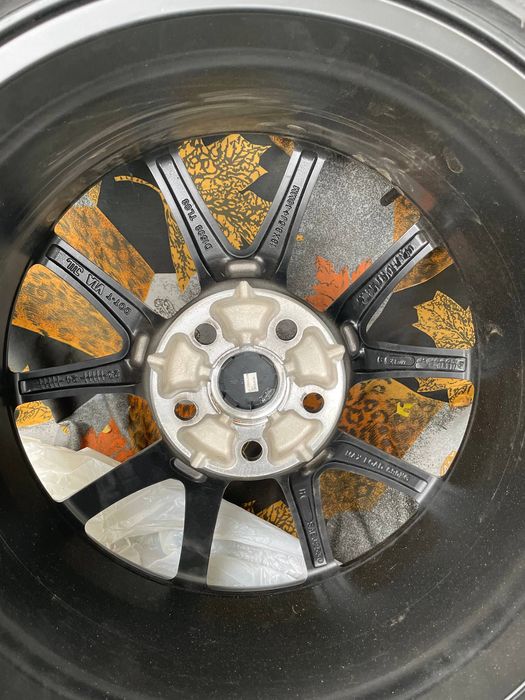 Диски на Теслу r18 оригінал