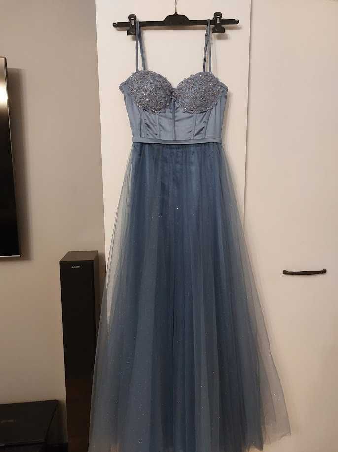 Elegancka MAXI tiulowa sukienka