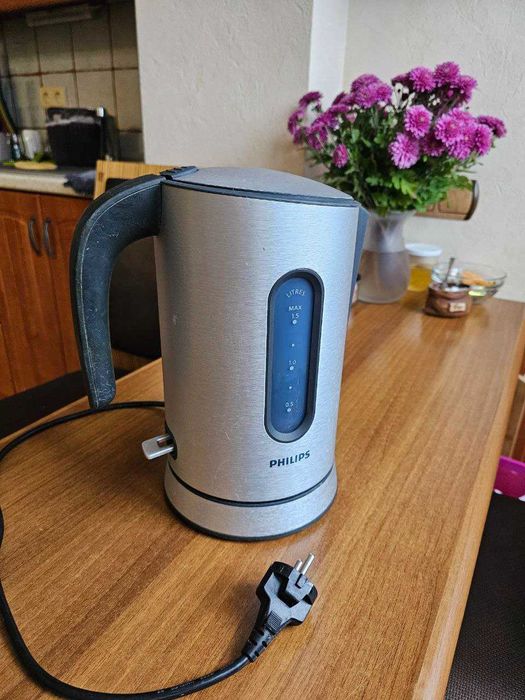 Електрочайник Philips у алюмінієвому корпусі