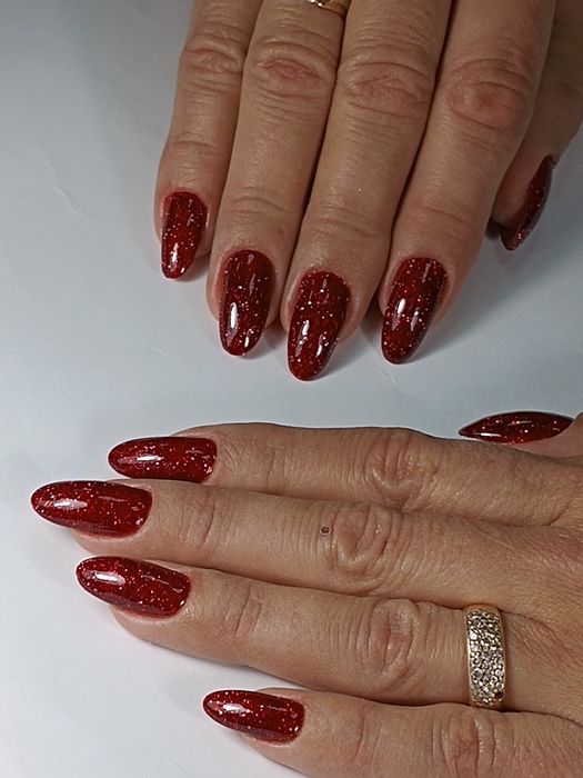 Манікюр, педикюр